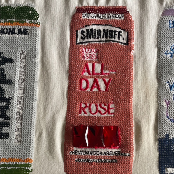 QUEEN OF SPARKLES Tee with Sequin Spritzer Cans - Picture 4 of 14